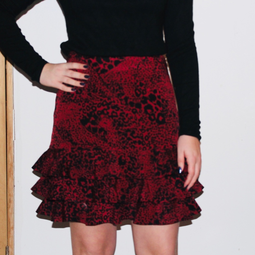 DKNY RED AND BLACK SKIRT